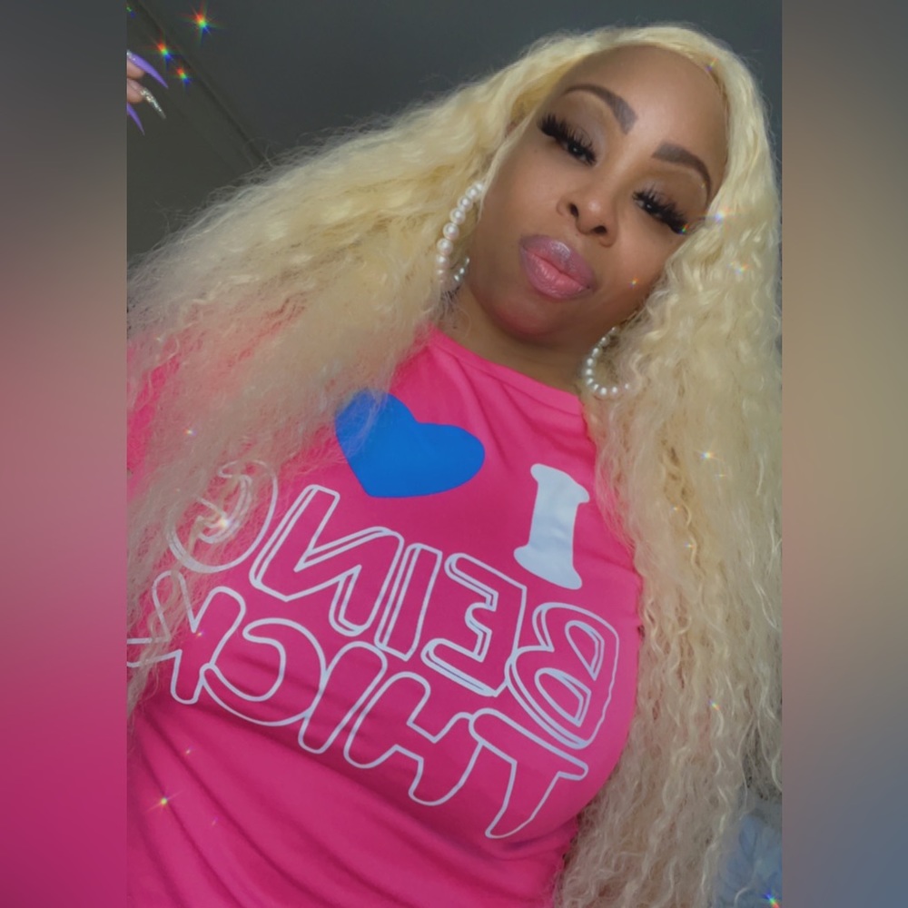 Plus size graphic top. I ❤️ being thick”